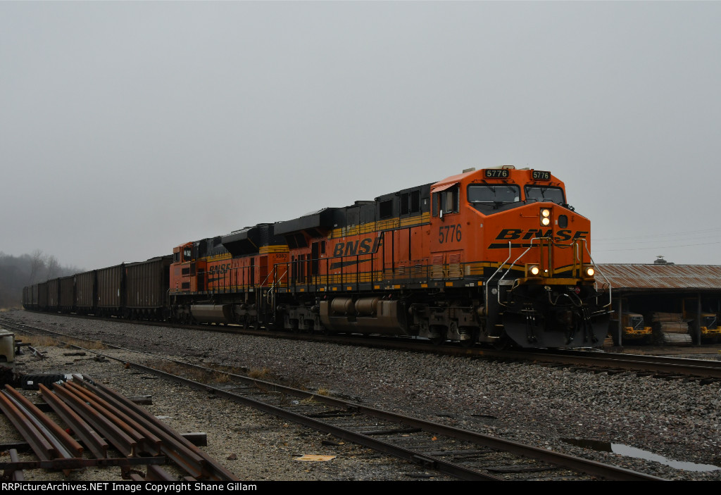 BNSF 5776